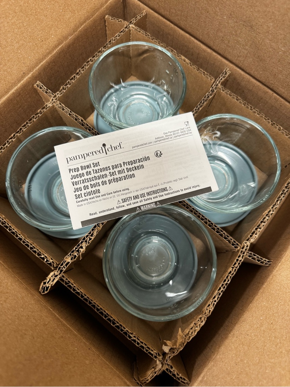 Pampered Chef Glass Prep Bowl Set with blue lids - 4pc - new in box
